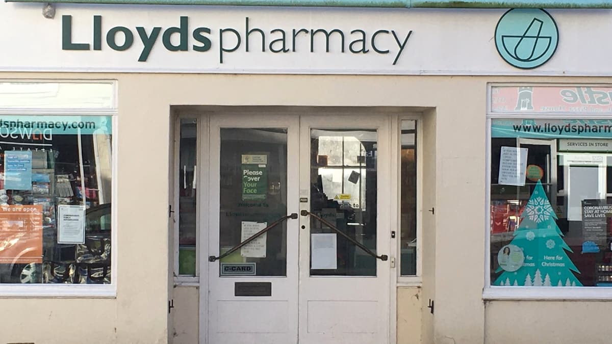 Spring bank holiday pharmacy opening times in Hampshire and the Isle of